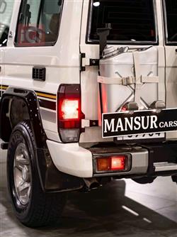 Toyota Land Cruiser 70